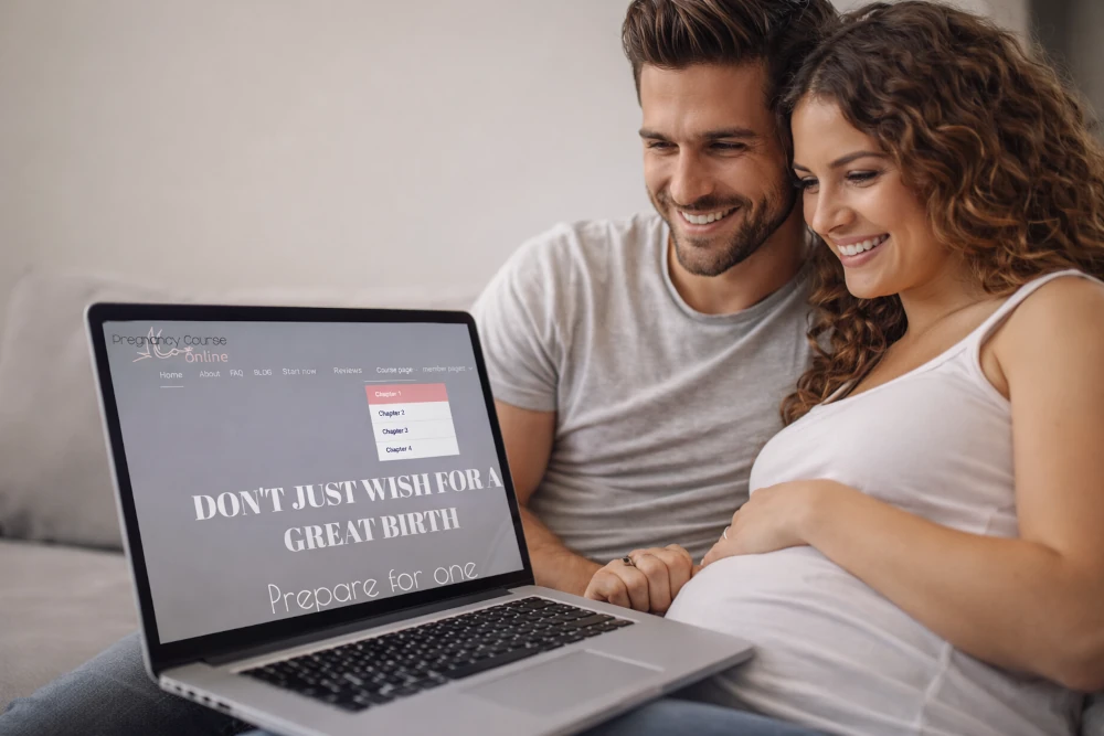 pregnant couple preparing with maternity course online